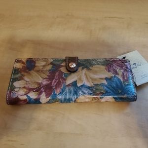 New Patricia Nash Floral Card Wallet